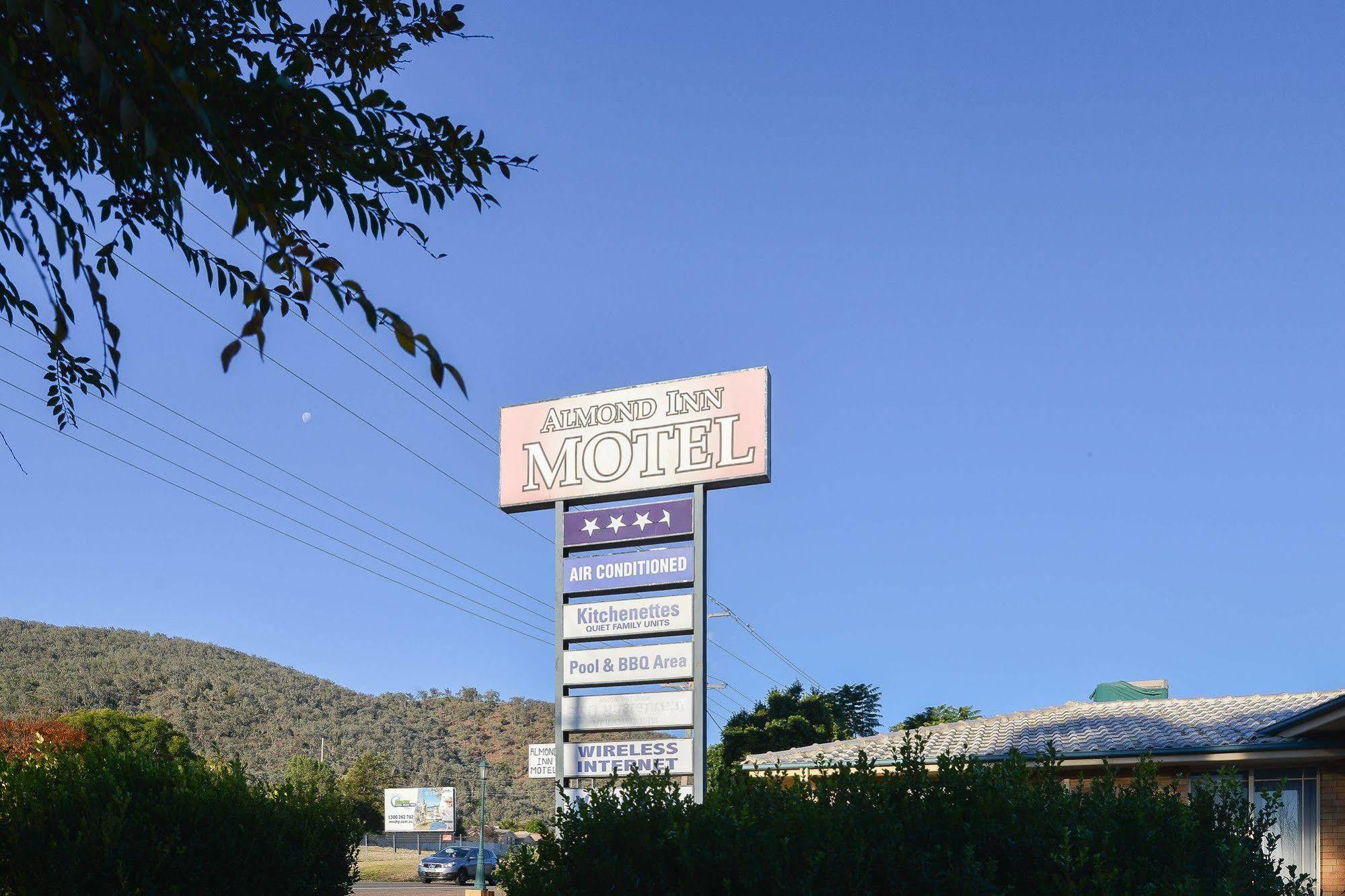 טאמוורת' Almond Inn מראה חיצוני תמונה